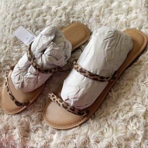 NWT cheetah print double band sandal